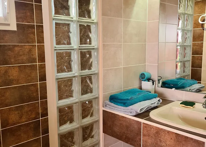 Prázdninový dům Maison Renovee Avec Jardin Partage De 2000m² A 1,3 Km De La Clemenceau, Ideale Pour 4 Personnes - Fr-1-426-510